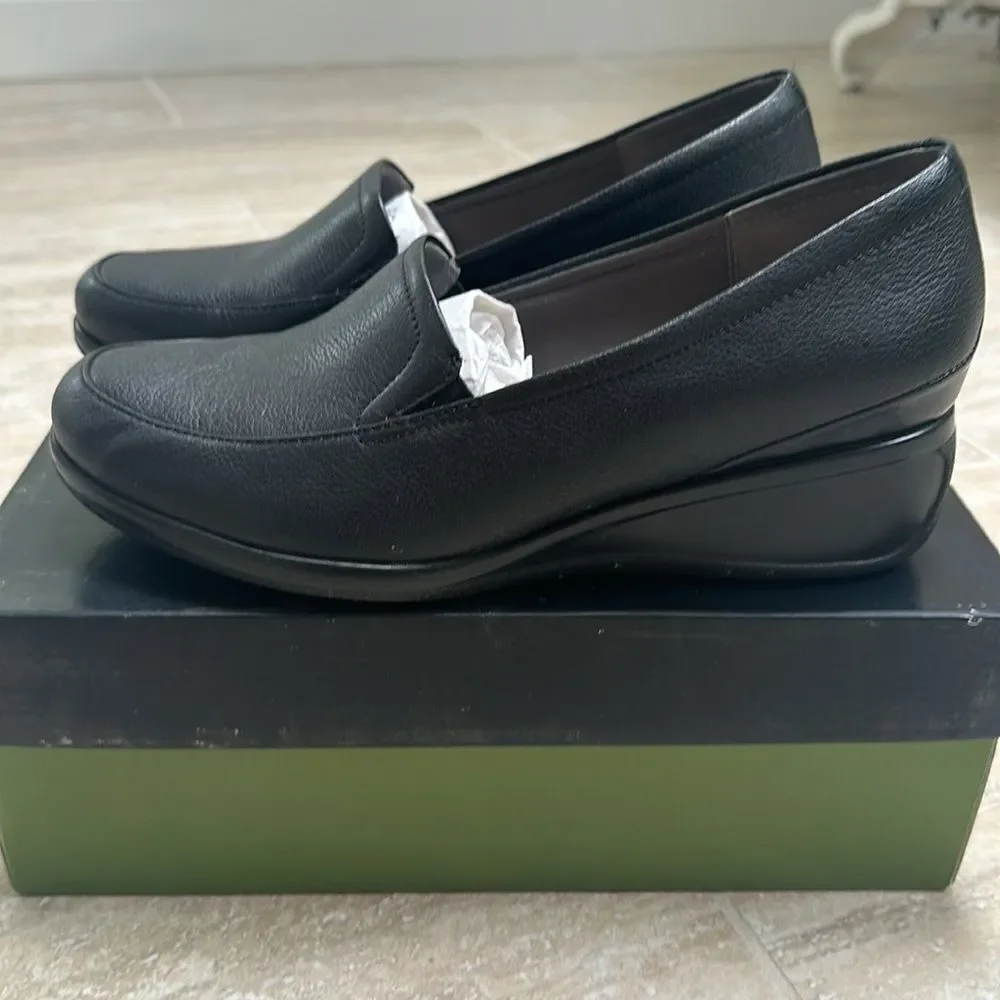 Trotters Marche black leather slip on shoes 9 1/2 W